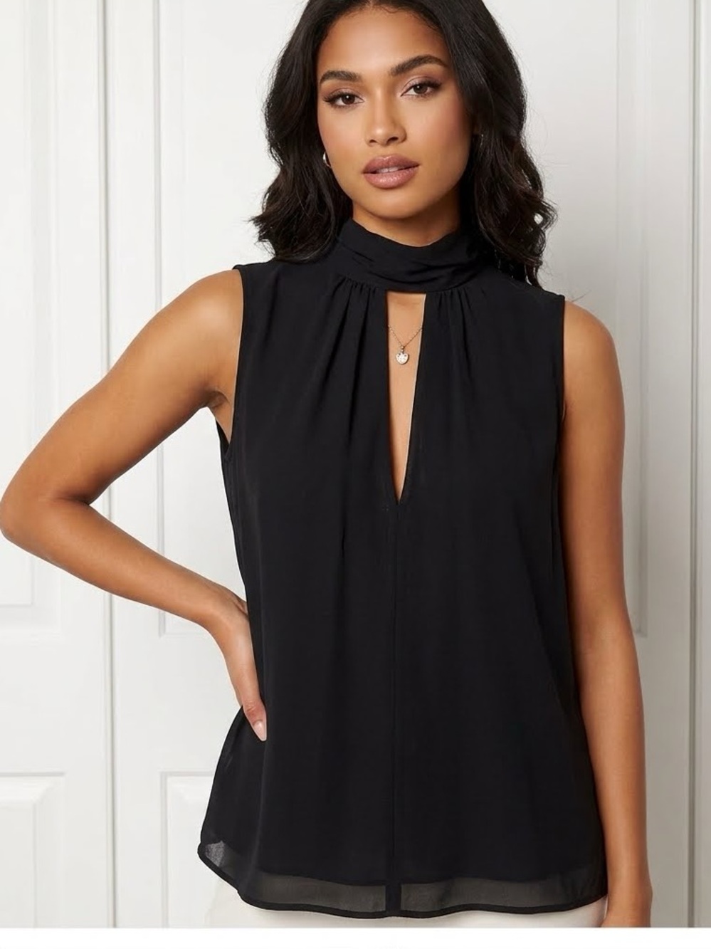 Elie Tahari Black High Neck Keyhole Slit Top M